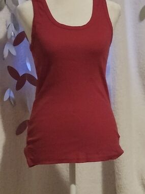 Classic Pink Women's Tank Top - Sleeveless Scoop Neck